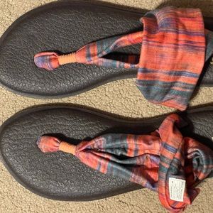 Sanuk yoga sandals very comfortable one worn twice